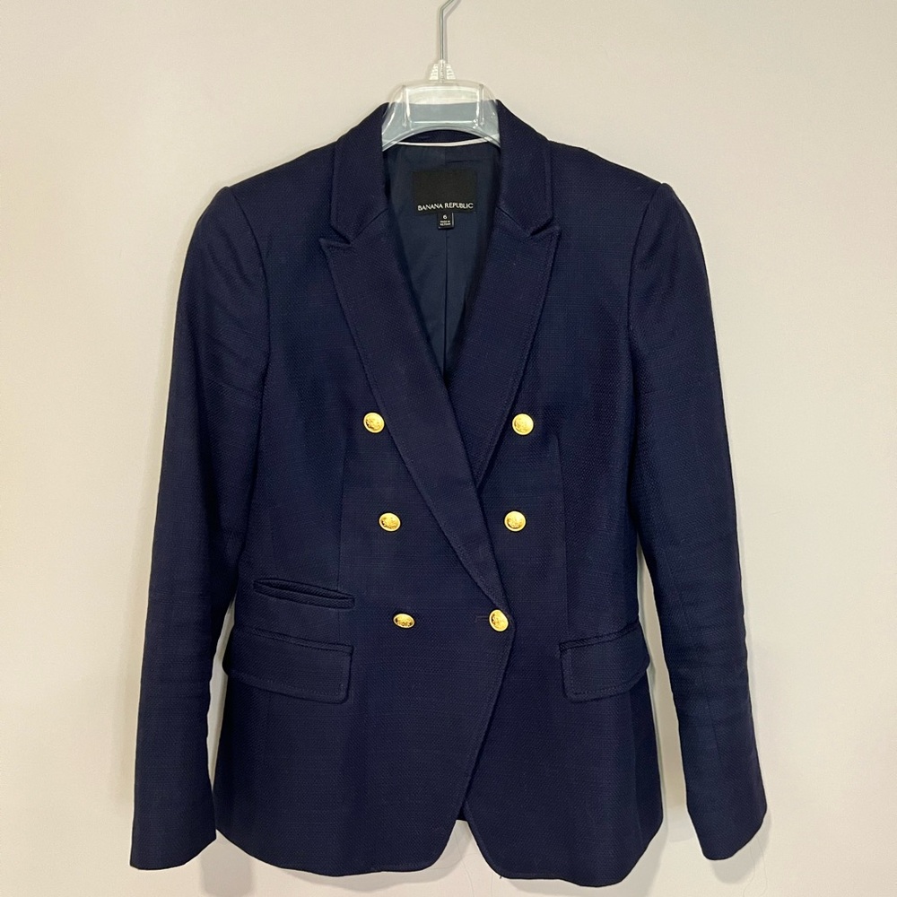 Banana Republic Navy Blazer • Double Breasted • Gold Buttons • Size 6